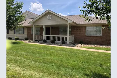 4242 Strattford Circle E, Zanesville, OH 43701 - Photo 1