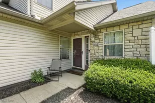 232 Damon Dr, Munroe Falls, OH 44262 - Photo 1