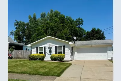 182 Perry Street, Struthers, OH 44471 - Photo 1