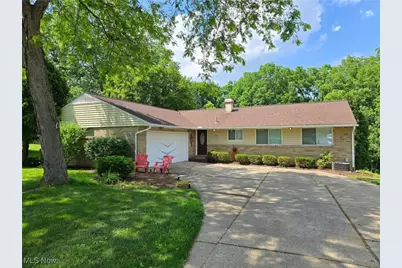 621 Brookpark Drive, Cuyahoga Falls, OH 44223 - Photo 1