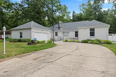 905 Red Hill Drive, Lorain, OH 44052 - Photo 1