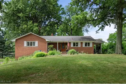 903 Robinson Avenue, Barberton, OH 44203 - Photo 1