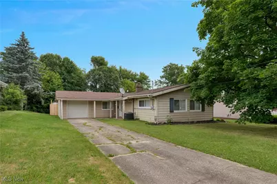 476 Blossom Avenue, Campbell, OH 44405 - Photo 1