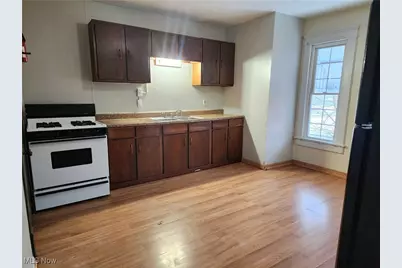 1328 Logan Avenue NW, Canton, OH 44703 - Photo 1