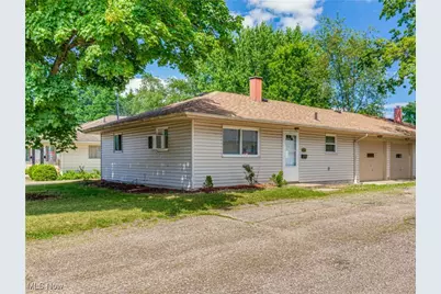 3221 8th Street, Cuyahoga Falls, OH 44221 - Photo 1