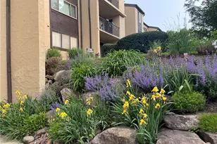 171 Court Dr, Fairlawn, OH 44333 - Photo 1