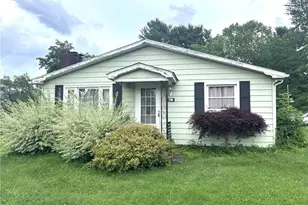 111 Meadow Dr, Richmond, OH 43944 - Photo 1