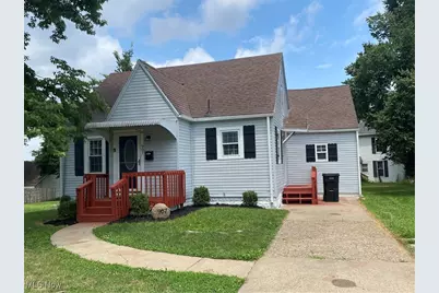 907 Virginia St, Zanesville, OH 43701 - Photo 1