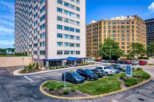 12520 Edgewater Dr, Oakwood, OH 44107 - Photo 1