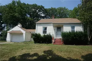 923 Russell Ave, Akron, OH 44307 - Photo 1