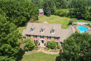 1405 Fox Chase Dr, Akron, OH 44333 - Photo 1