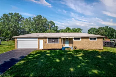 1055 Edward Avenue SW, Massillon, OH 44647 - Photo 1