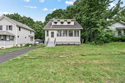 1595 Hillcrest Street, Akron, OH 44314 - Photo 1