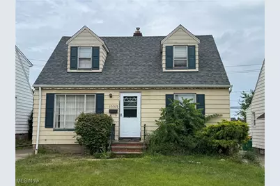 15515 Edgewood Avenue, Maple Heights, OH 44137 - Photo 1