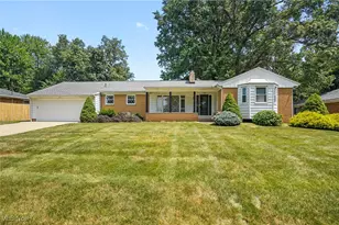 3215 Stanley Rd, Fairlawn, OH 44333 - Photo 1