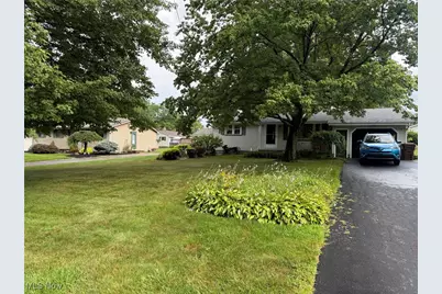 5272 Middletown Road E, New Middletown, OH 44442 - Photo 1