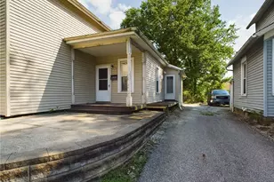 318 Sterling Ct, Akron, OH 44304 - Photo 1