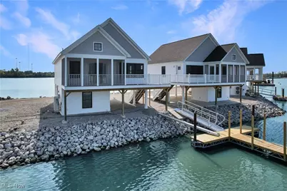 545 W Lakeshore Drive #10, Port Clinton, OH 43452 - Photo 1