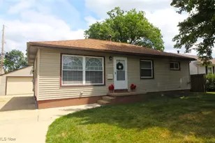 387 Lynn Dr, Cuyahoga Falls, OH 44221 - Photo 1