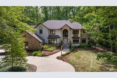 9550 Hunt Club Trail NE, Howland, OH 44484 - Photo 1