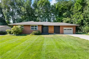 2388 Banbury Rd, Akron, OH 44333 - Photo 1