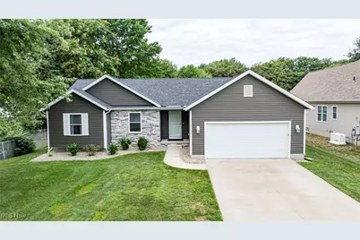 60 Country Lane Lane, Painesville, OH 44077 - Photo 1