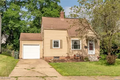 925 17th Street NE, Massillon, OH 44646 - Photo 1