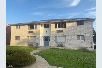 2000 Woodlawn Avenue NW #7, Canton, OH 44708 - Photo 1