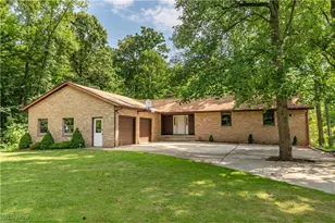 7248 Woodcrest Ave NE, Canton, OH 44721 - Photo 1