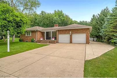 7140 Lake O Springs Avenue NW, North Canton, OH 44720 - Photo 1