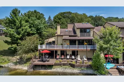 211 Lake Terrace Drive, Munroe Falls, OH 44262 - Photo 1