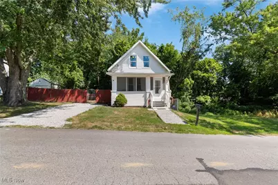 699 Fultz Street, Akron, OH 44307 - Photo 1