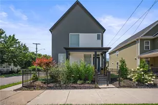 2078 W 44th St, Loveland, OH 44113 - Photo 1