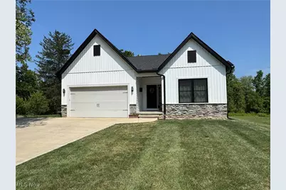 461 North Hambden Street, Chardon, OH 44024 - Photo 1