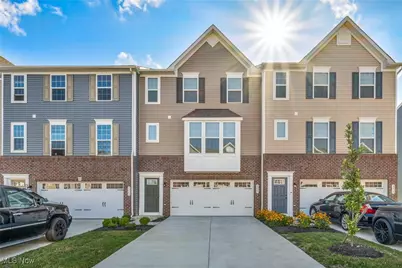 4021 N Steels Circle, Cuyahoga Falls, OH 44223 - Photo 1