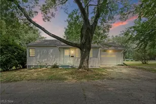 1385 Kerns Dr, Akron, OH 44305 - Photo 1