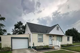 201 Parkview Ave NW, North Canton, OH 44720 - Photo 1