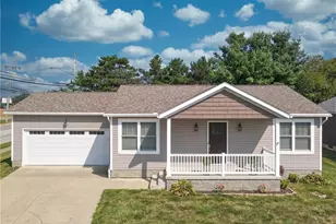 303 Spruce St, Barberton, OH 44203 - Photo 1