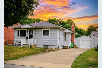 649 E Hopocan Avenue, Barberton, OH 44203 - Photo 1