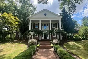 856 Mayfair Rd, Akron, OH 44303 - Photo 1