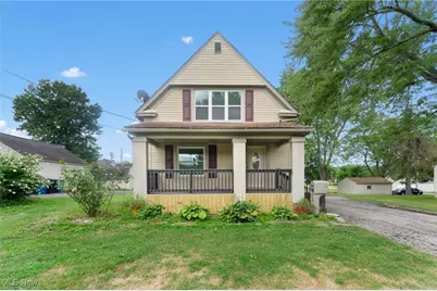 124 Rebecca Avenue, Hubbard, OH 44425 - Photo 1