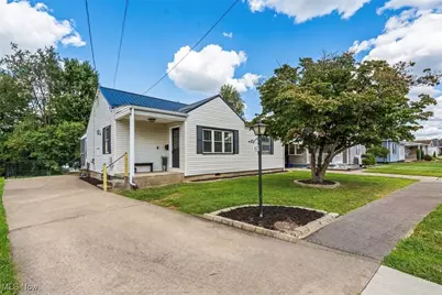 117 E 6th Street, Williamstown, WV 26187 - Photo 1