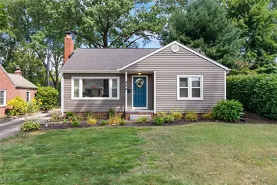 826 Bennington Avenue NE, Massillon, OH 44646 - Photo 1