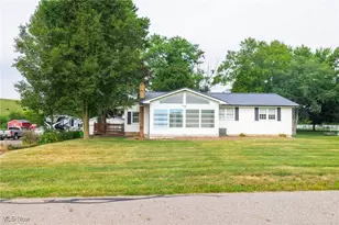 430 Bahler St SW, Sugarcreek, OH 44681 - Photo 1