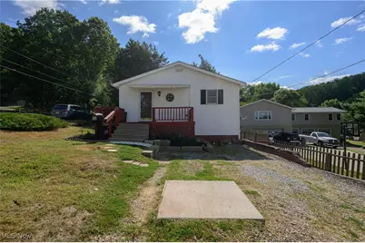 429 Beitler Street NE, New Philadelphia, OH 44663 - Photo 1