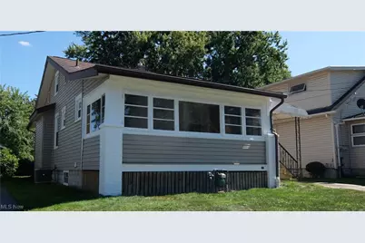 1523 Edgehill Avenue SE, Warren, OH 44484 - Photo 1