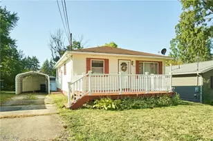 250 Evergreen St, Barberton, OH 44203 - Photo 1