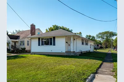703 E Broad Street, Elyria, OH 44035 - Photo 1