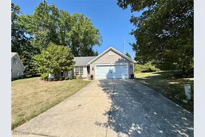 4072 Lindbergh Avenue NW, Canton, OH 44718 - Photo 1