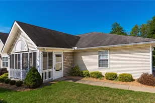 1121 Chatham Dr, Zanesville, OH 43701 - Photo 1